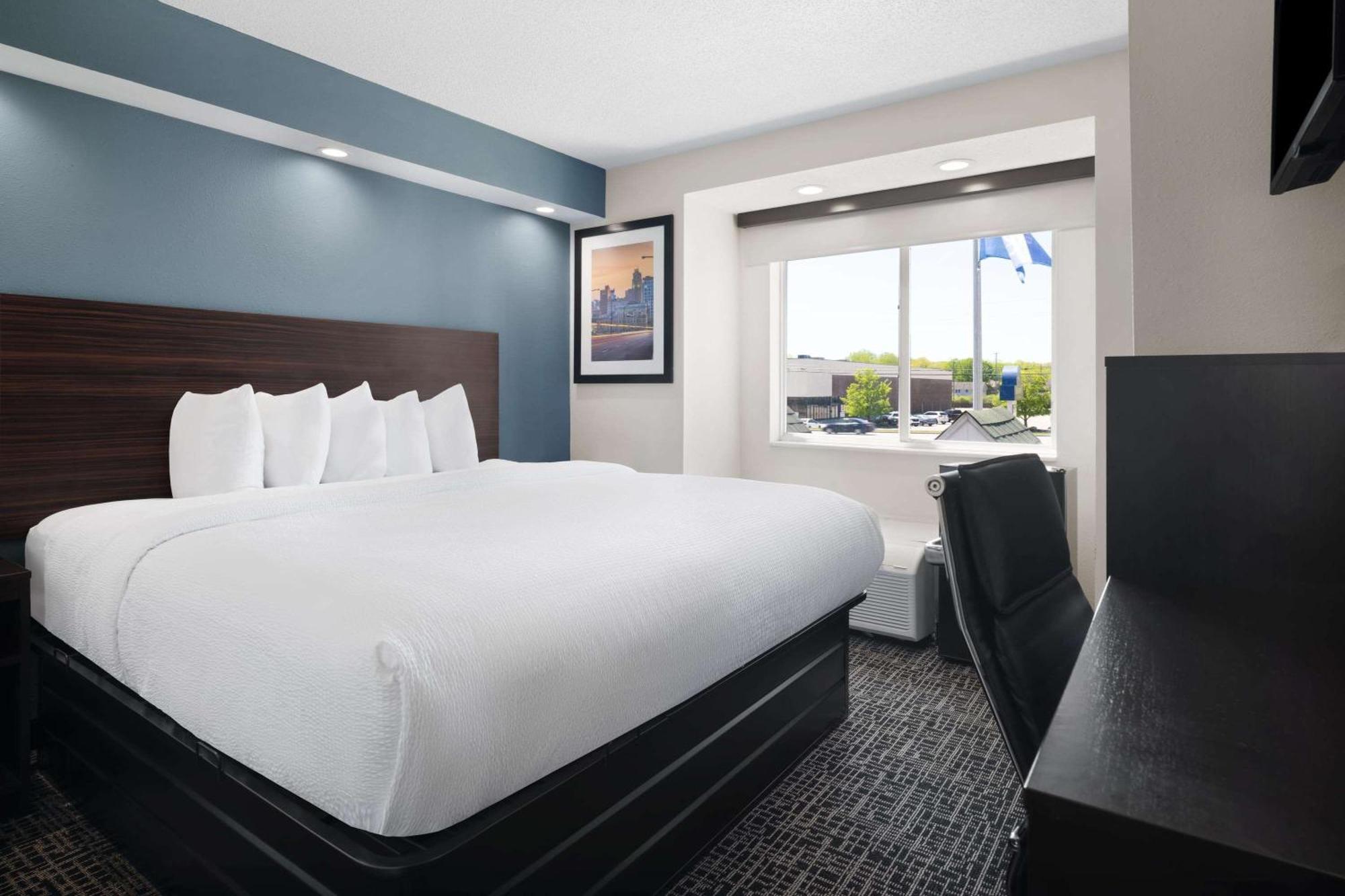 Baymont By Wyndham Boardman Hotel Exterior foto